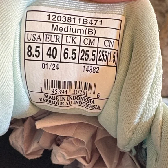 Brooks Women’s Athletic Shoes in baby , blue and Navy blue - Picture 14 of 16